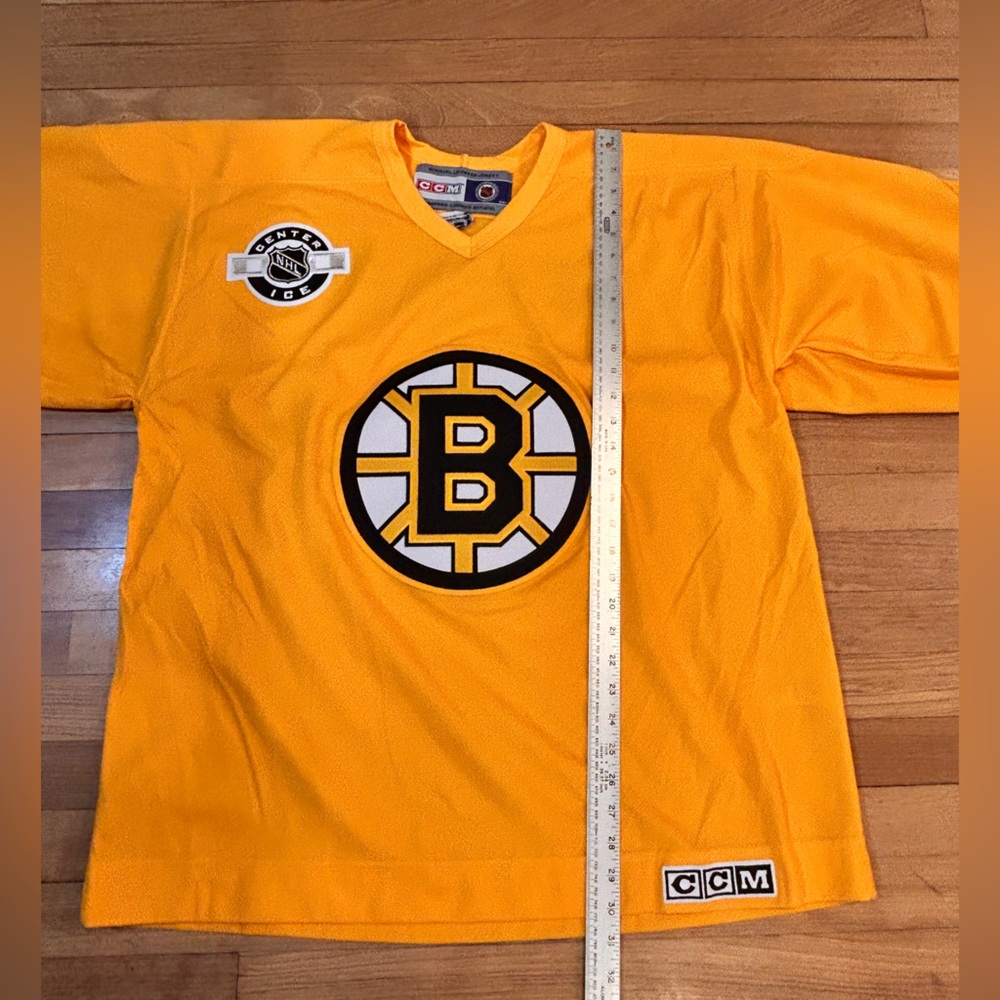 CCM BOSTON BRUINS (XL)Hockey Jersey with Center Ice Patch YELLOW (H15)